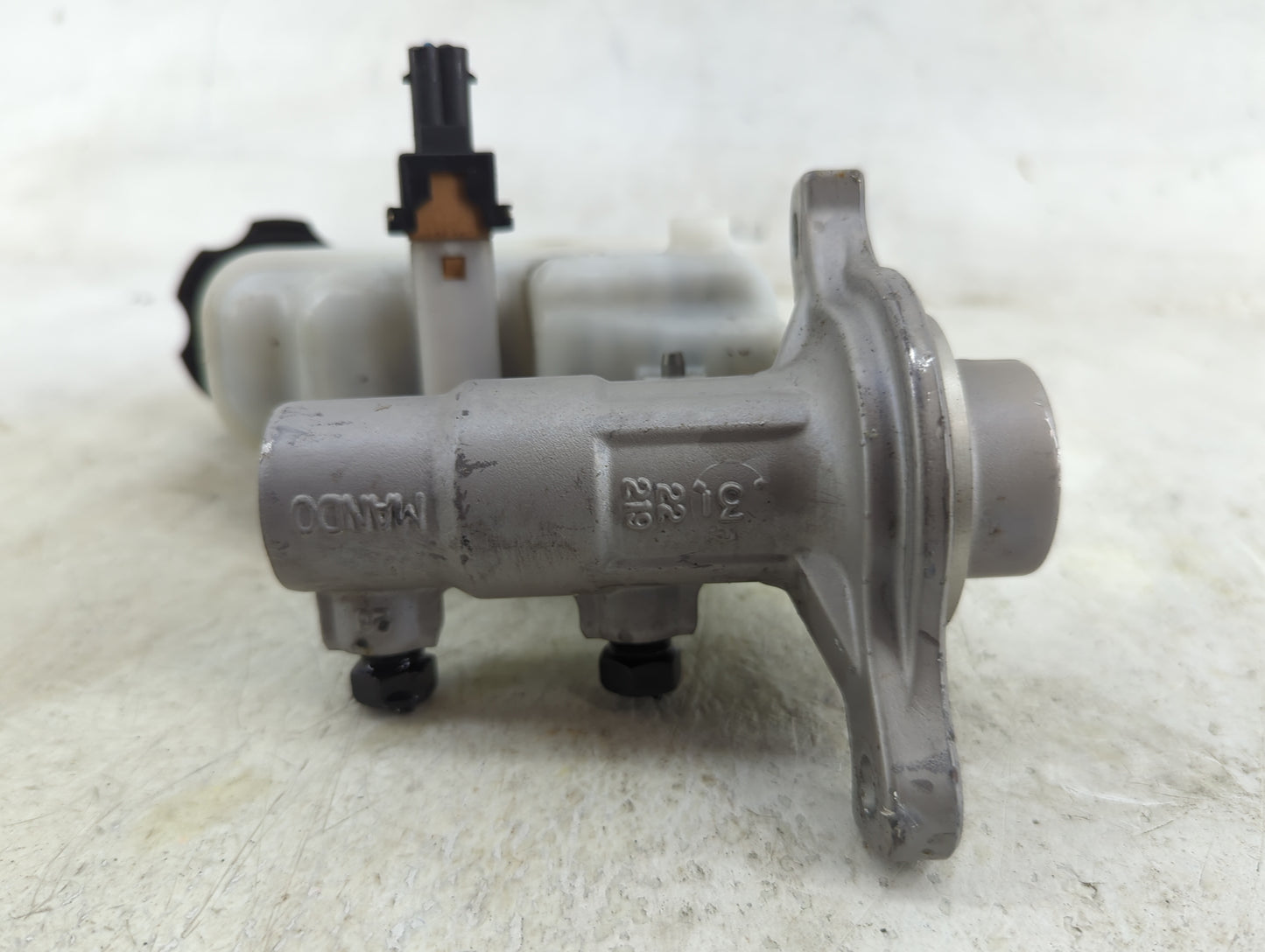 2011-2014 Hyundai Sonata Brake Master Cylinder 1496644 - Oemusedautoparts1.com