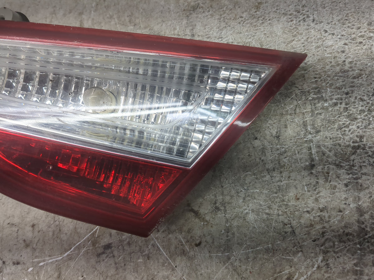 2011 Hyundai Sonata Passenger Right Side Deck Lid Mounted Tail Light 1501715 - Oemusedautoparts1.com