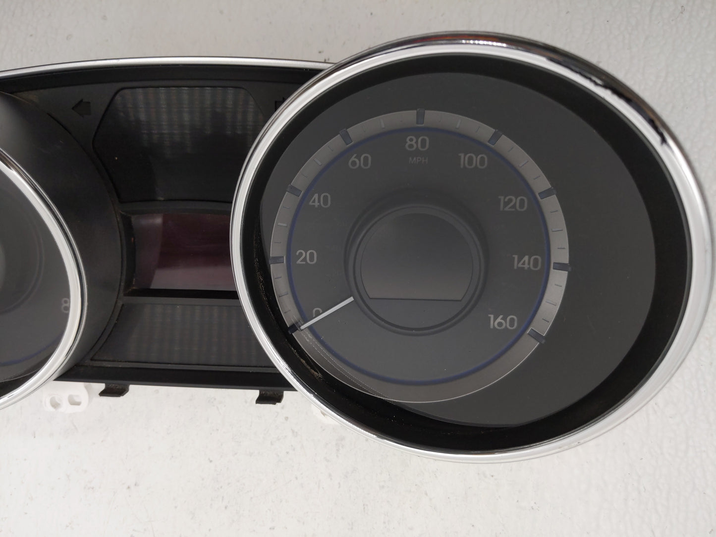 2011-2014 Hyundai Sonata Instrument Cluster Speedometer Gauges P/N:94001-3Q014 94011-3Q010 Fits Fits 2011 2012 2013 2014 OEM