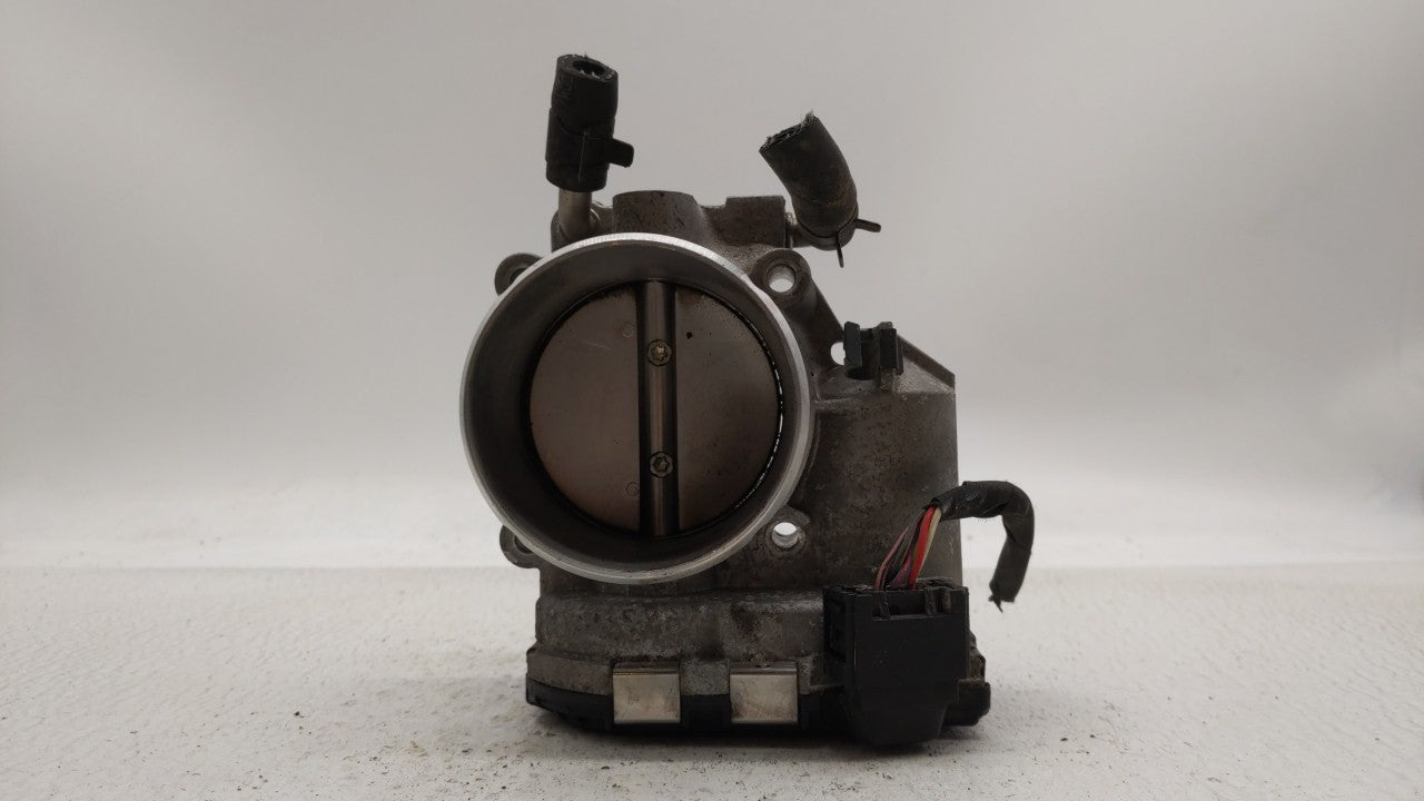 2011-2014 Hyundai Sonata Throttle Body P/N:35100-2G700 Fits Fits 2011 2012 2013 2014 2015 2016 OEM Used Auto Parts - Oemused
