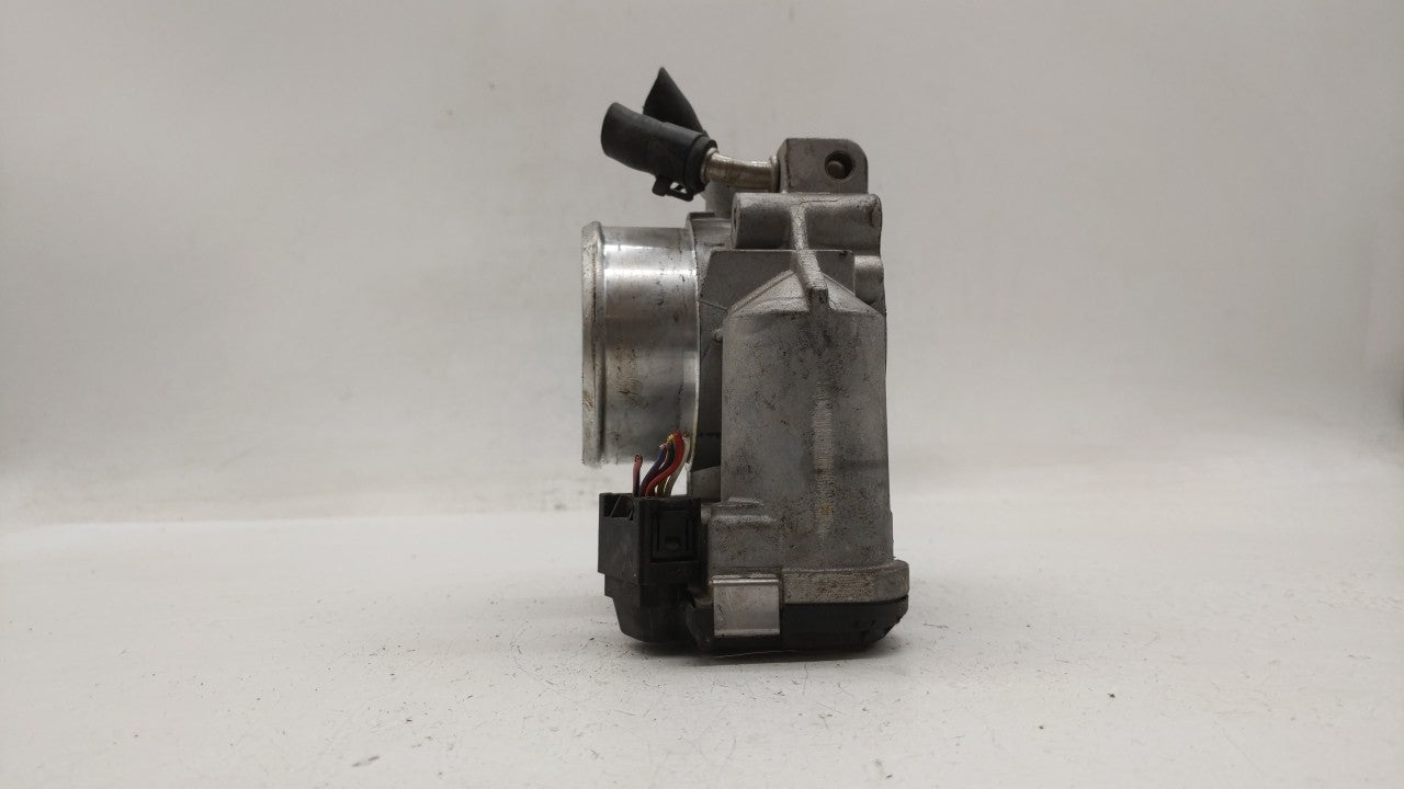 2011-2014 Hyundai Sonata Throttle Body P/N:35100-2G710 Fits Fits 2011 2012 2013 2014 2015 2016 OEM Used Auto Parts - Oemused