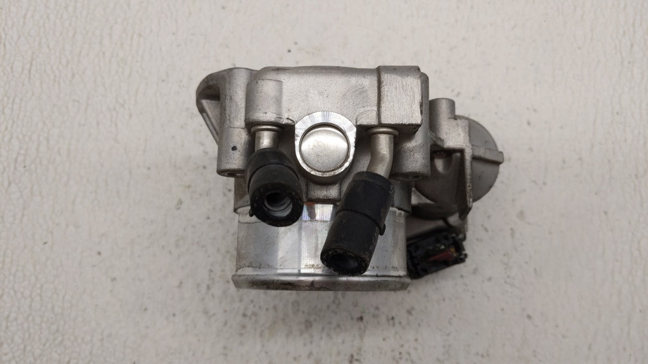 2011-2014 Hyundai Sonata Throttle Body P/N:35100-2G710 Fits Fits 2011 2012 2013 2014 2015 2016 OEM Used Auto Parts - Oemused
