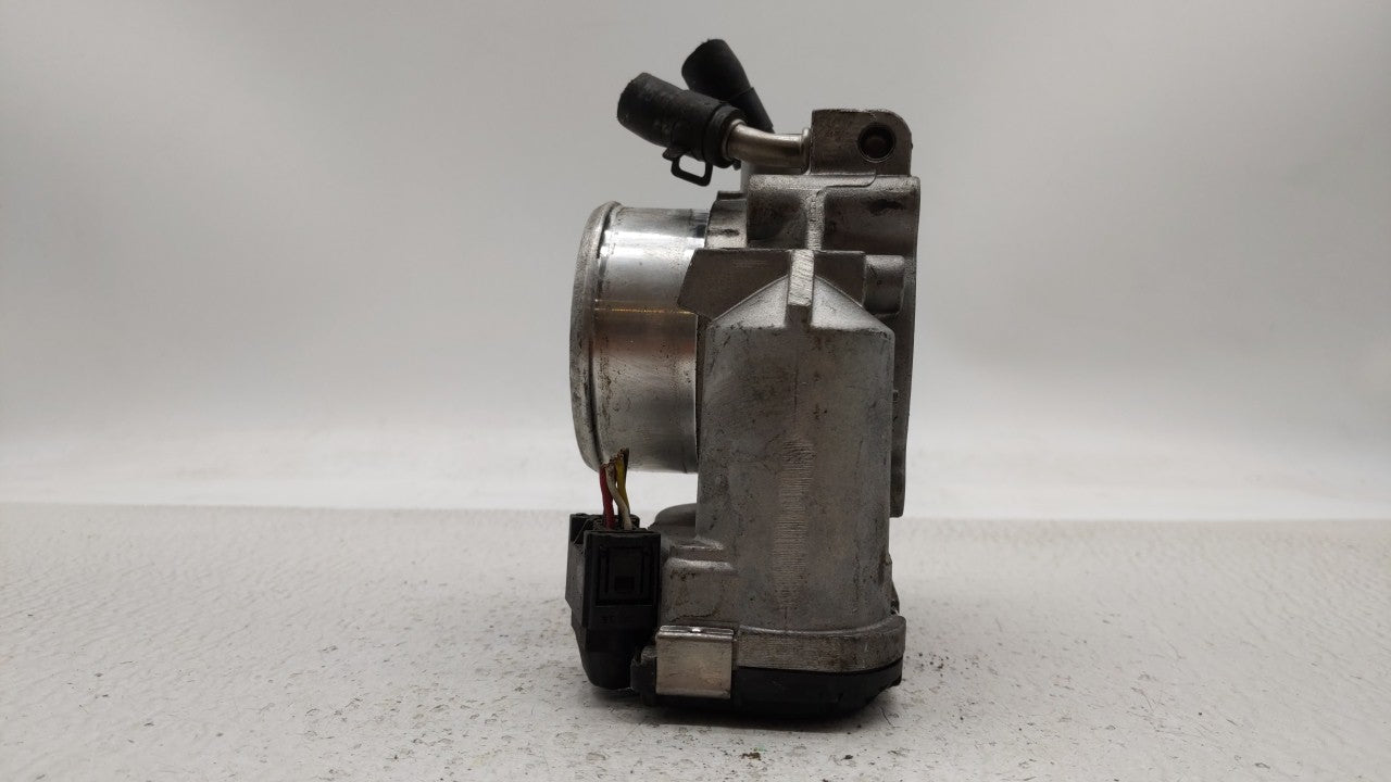 2011-2014 Hyundai Sonata Throttle Body P/N:35100-2G710 Fits Fits 2011 2012 2013 2014 2015 2016 OEM Used Auto Parts - Oemused