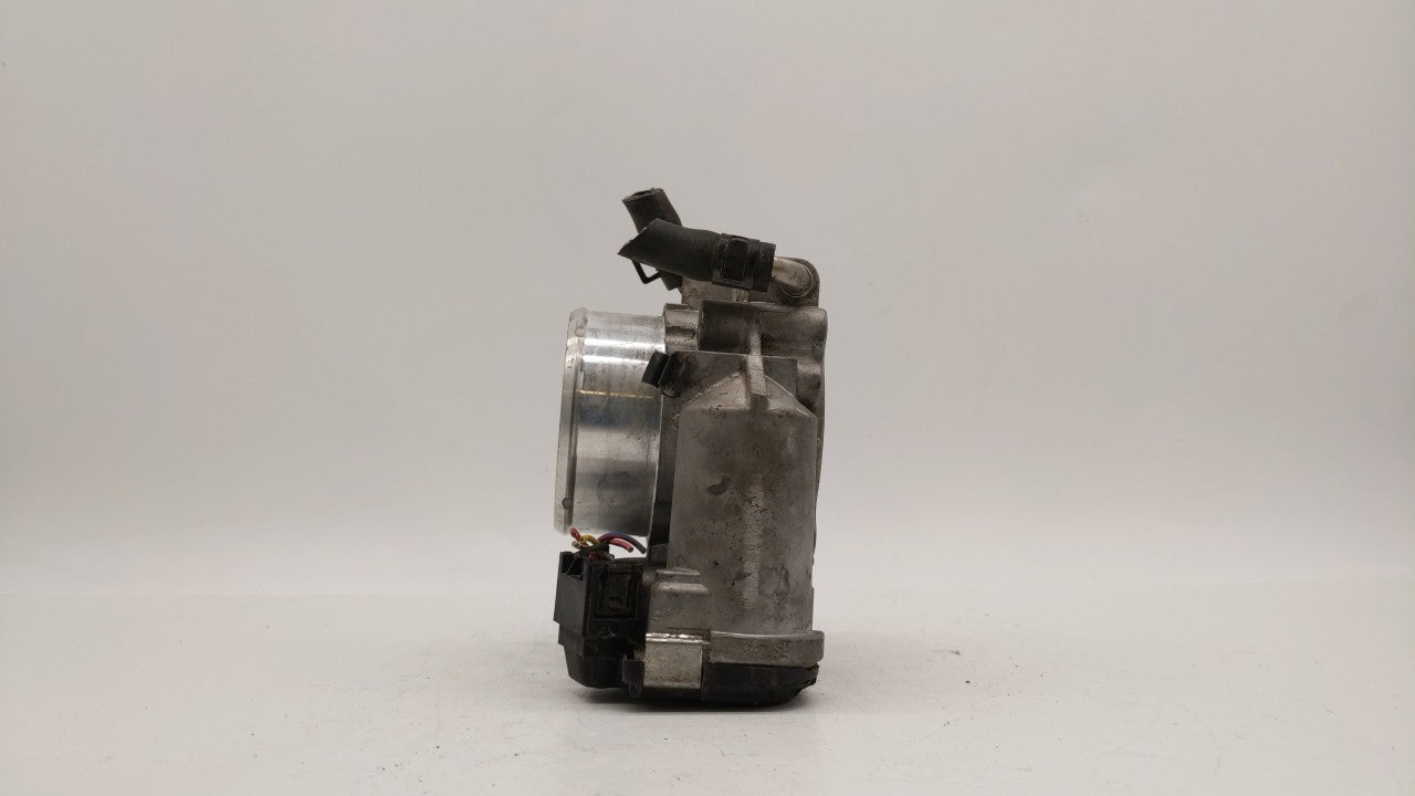 2011-2014 Hyundai Sonata Throttle Body P/N:35100-2G700 Fits Fits 2011 2012 2013 2014 2015 2016 OEM Used Auto Parts - Oemused