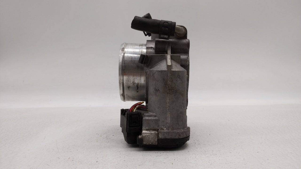 2011-2014 Hyundai Sonata Throttle Body P/N:35100-2G700 Fits Fits 2011 2012 2013 2014 2015 2016 OEM Used Auto Parts - Oemused