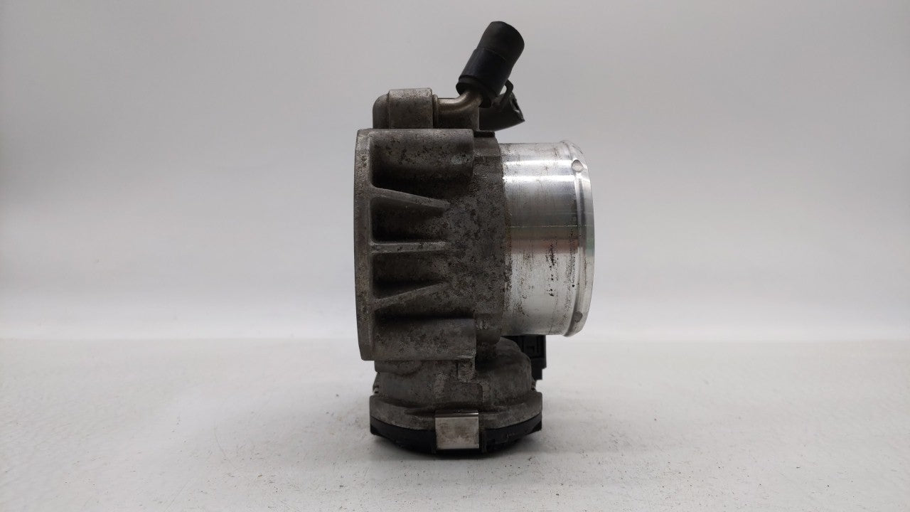 2011-2014 Hyundai Sonata Throttle Body P/N:35100-2G700 Fits Fits 2011 2012 2013 2014 2015 2016 OEM Used Auto Parts - Oemused