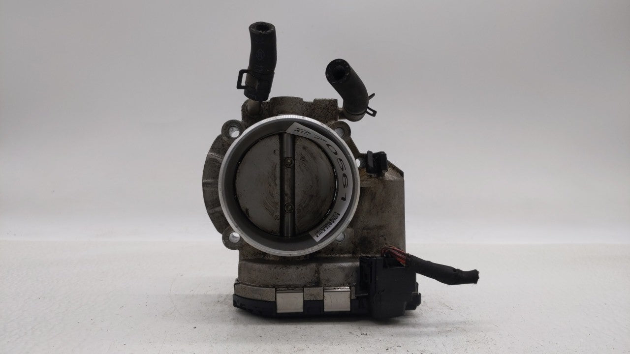 2011-2014 Hyundai Sonata Throttle Body P/N:35100-2G700 Fits Fits 2011 2012 2013 2014 2015 2016 OEM Used Auto Parts - Oemused