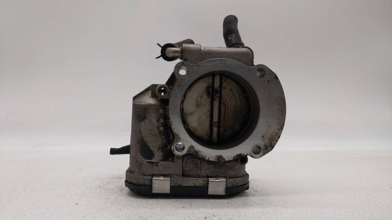 2011-2014 Hyundai Sonata Throttle Body P/N:35100-2G700 Fits Fits 2011 2012 2013 2014 2015 2016 OEM Used Auto Parts - Oemused