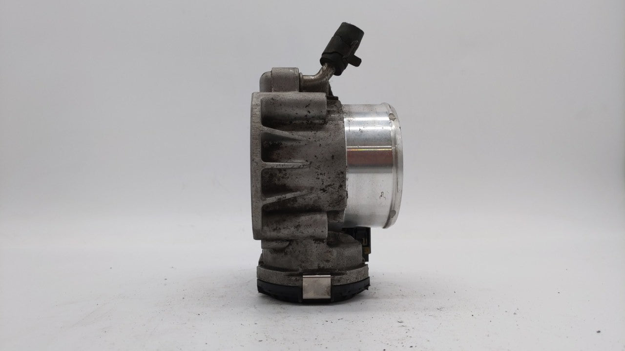 2011-2014 Hyundai Sonata Throttle Body P/N:35100-2G700 Fits Fits 2011 2012 2013 2014 2015 2016 OEM Used Auto Parts - Oemused