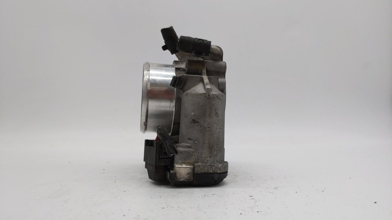 2011-2014 Hyundai Sonata Throttle Body P/N:35100-2G700 Fits Fits 2011 2012 2013 2014 2015 2016 OEM Used Auto Parts - Oemused