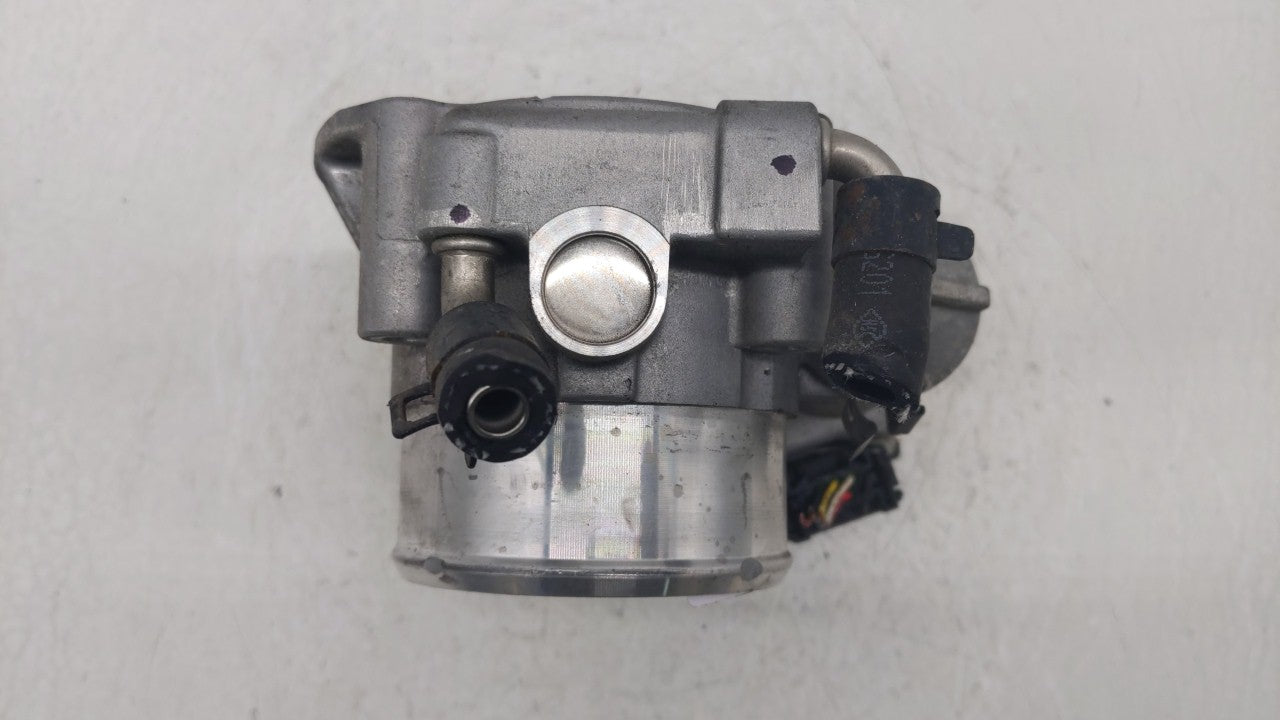 2011-2014 Hyundai Sonata Throttle Body P/N:35100-2G700 Fits Fits 2011 2012 2013 2014 2015 2016 OEM Used Auto Parts - Oemused