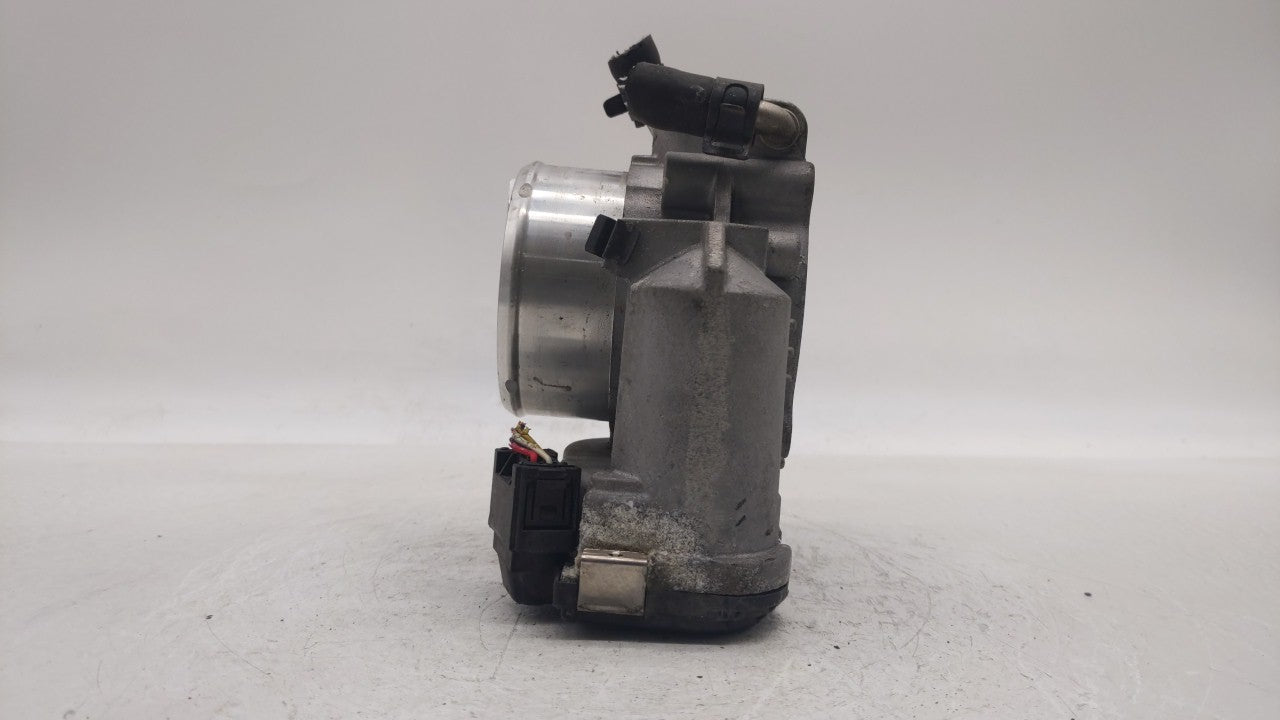 2011-2014 Hyundai Sonata Throttle Body P/N:35100-2G700 Fits Fits 2011 2012 2013 2014 2015 2016 OEM Used Auto Parts - Oemused