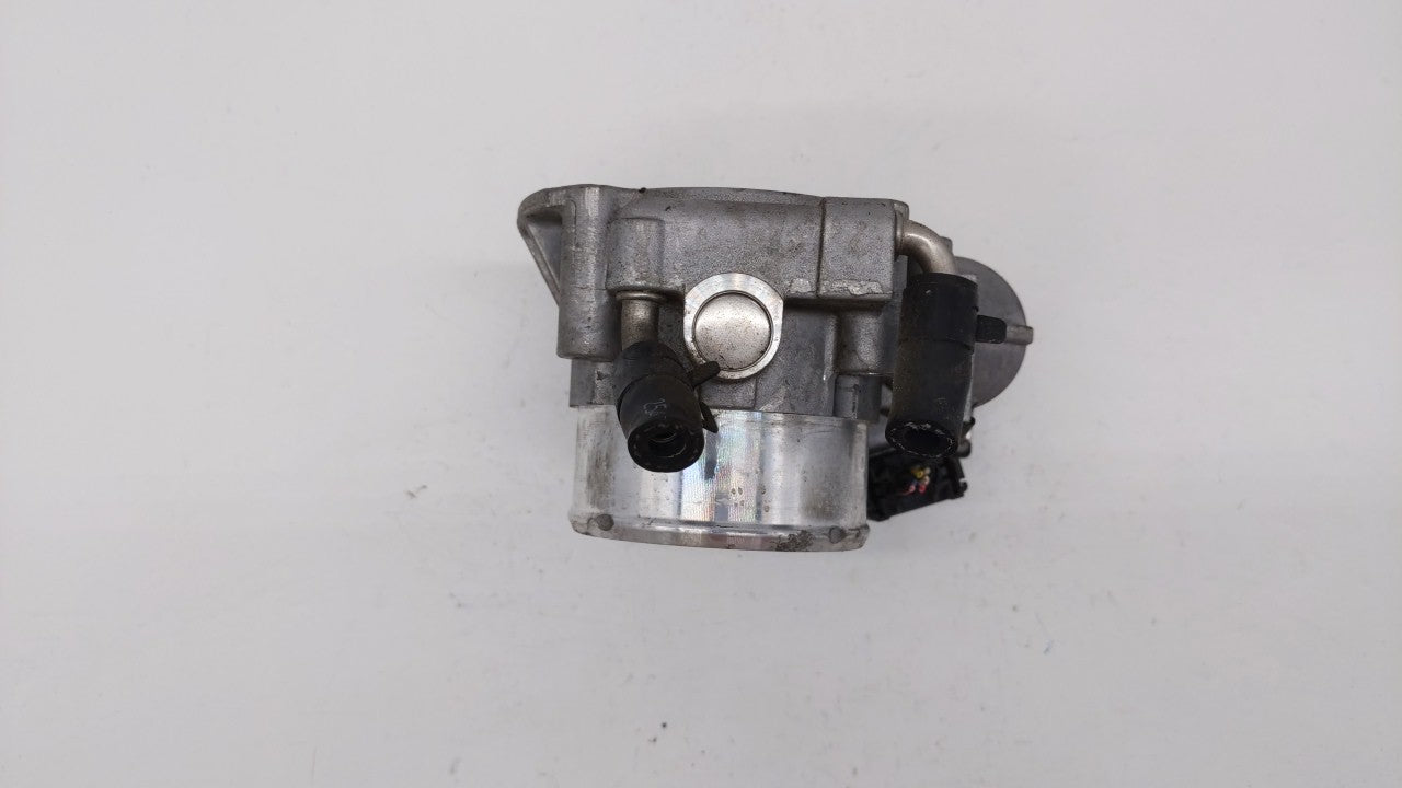 2011-2014 Hyundai Sonata Throttle Body P/N:35100-2G700 Fits Fits 2011 2012 2013 2014 2015 2016 OEM Used Auto Parts - Oemused