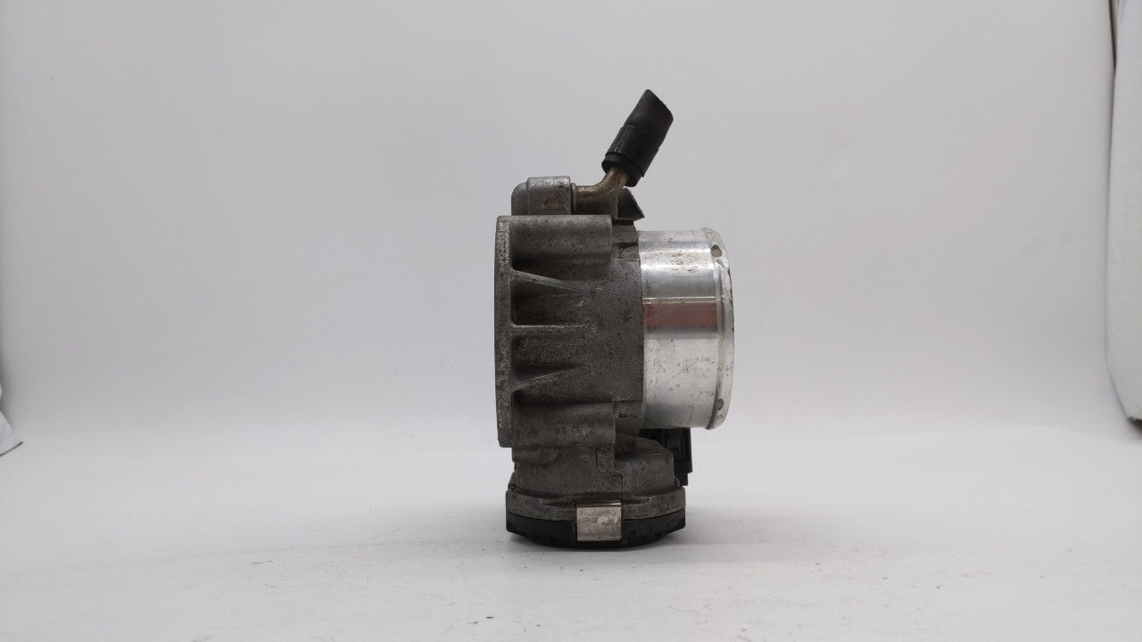 2011-2014 Hyundai Sonata Throttle Body P/N:35100-2G700 Fits Fits 2011 2012 2013 2014 2015 2016 OEM Used Auto Parts - Oemused