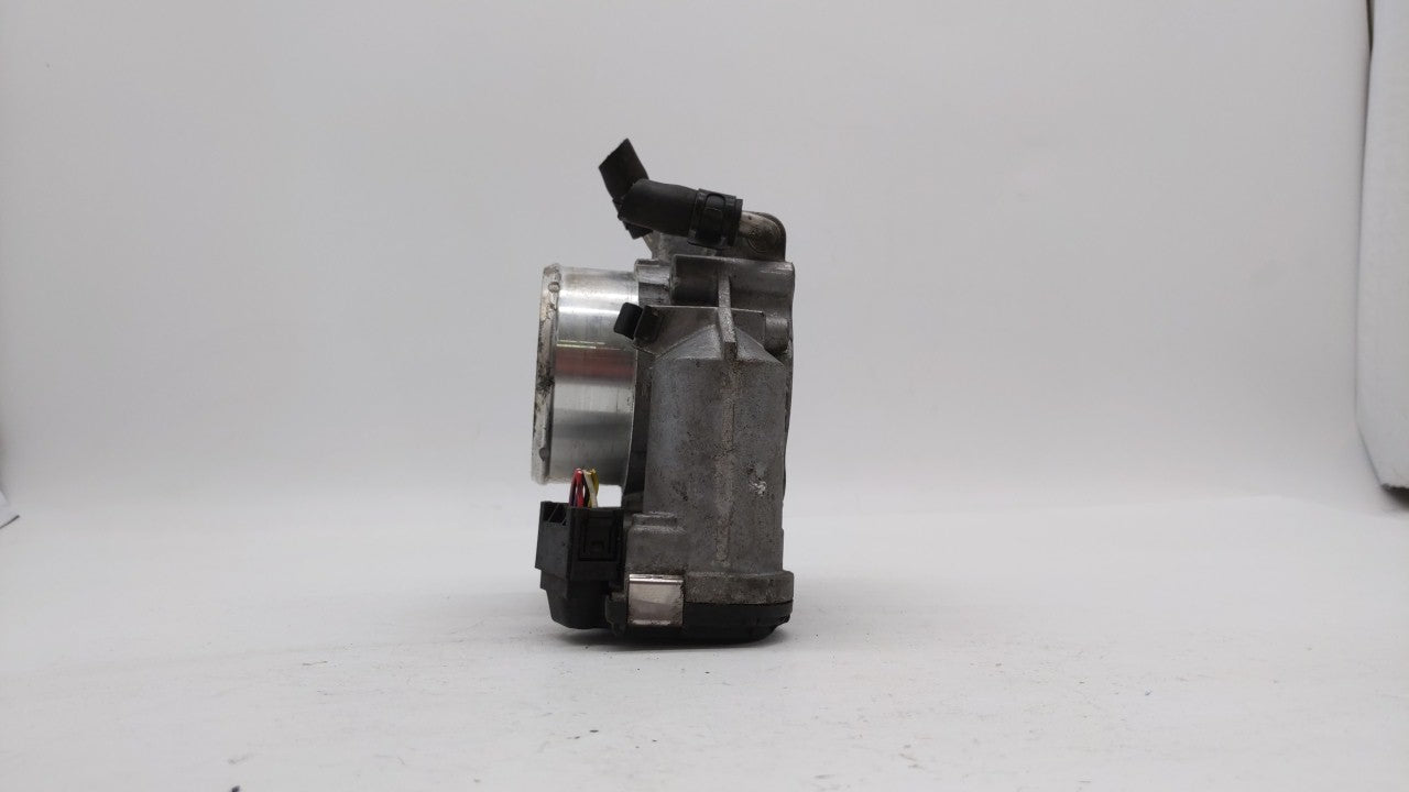 2011-2014 Hyundai Sonata Throttle Body P/N:35100-2G700 Fits Fits 2011 2012 2013 2014 2015 2016 OEM Used Auto Parts - Oemused