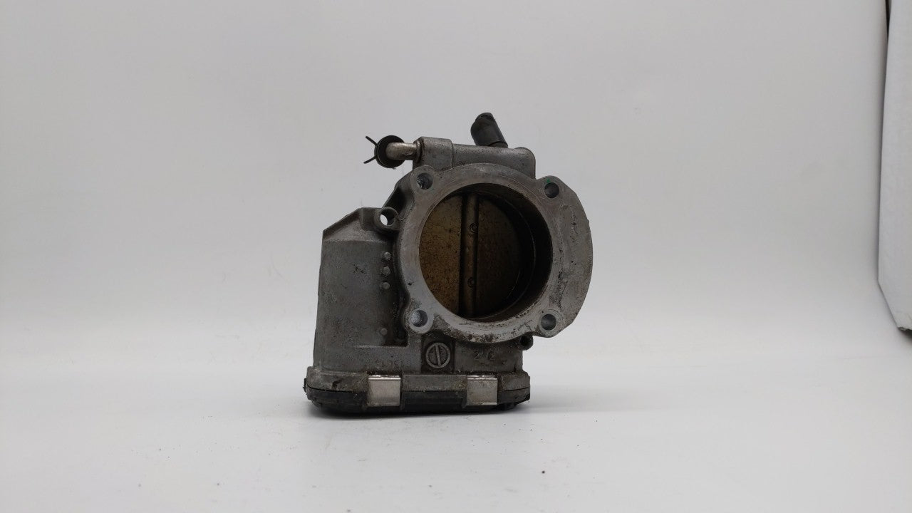 2011-2014 Hyundai Sonata Throttle Body P/N:35100-2G700 Fits Fits 2011 2012 2013 2014 2015 2016 OEM Used Auto Parts - Oemused