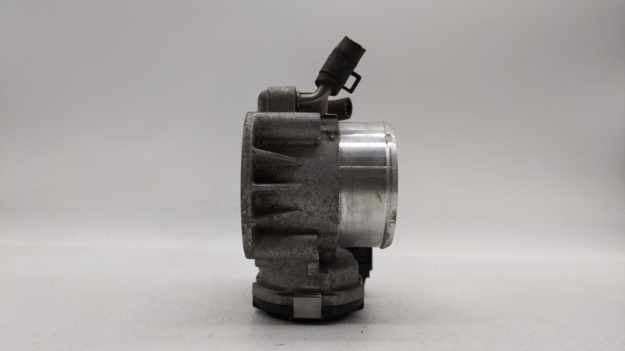 2011-2014 Hyundai Sonata Throttle Body P/N:35100-2G700 Fits Fits 2011 2012 2013 2014 2015 2016 OEM Used Auto Parts - Oemused