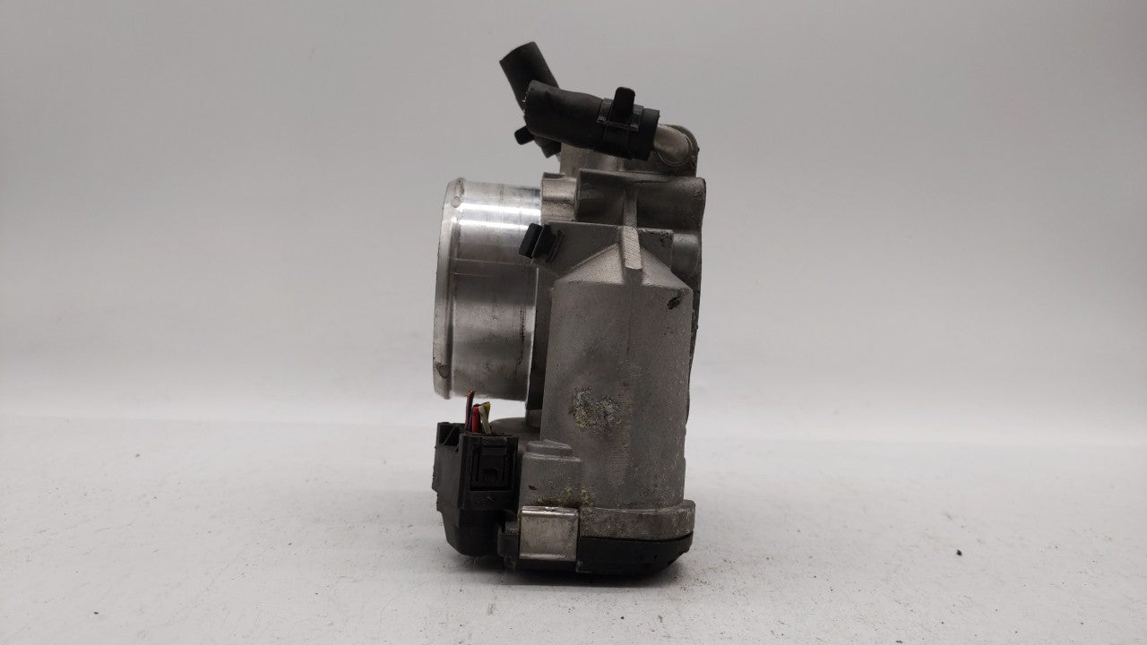 2011-2014 Hyundai Sonata Throttle Body P/N:35100-2G700 Fits Fits 2011 2012 2013 2014 2015 2016 OEM Used Auto Parts - Oemused