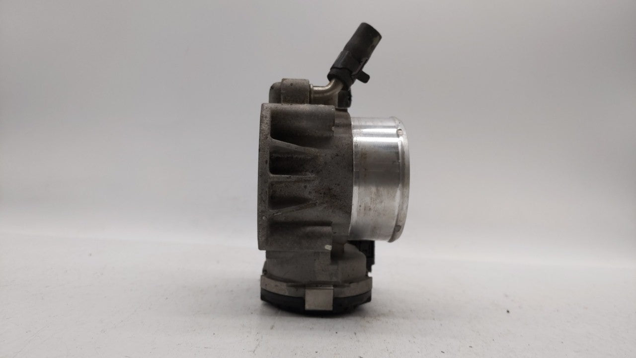 2011-2014 Hyundai Sonata Throttle Body P/N:35100-2G700 Fits Fits 2011 2012 2013 2014 2015 2016 OEM Used Auto Parts - Oemused