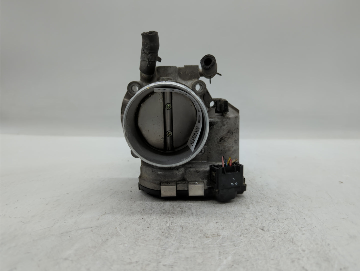 2011-2014 Hyundai Sonata Throttle Body P/N:35100-2G700 Fits Fits 2011 2012 2013 2014 2015 2016 OEM Used Auto Parts - Oemused
