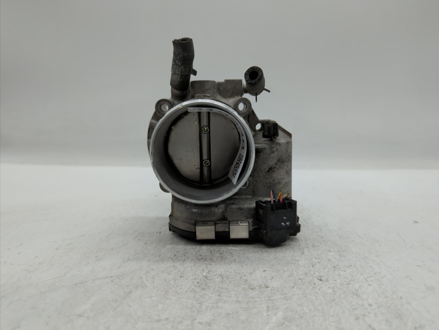 2011-2014 Hyundai Sonata Throttle Body P/N:35100-2G700 Fits Fits 2011 2012 2013 2014 2015 2016 OEM Used Auto Parts - Oemused