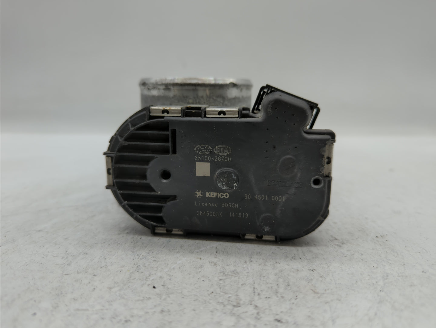 2011-2014 Hyundai Sonata Throttle Body P/N:35100-2G700 Fits Fits 2011 2012 2013 2014 2015 2016 OEM Used Auto Parts - Oemused