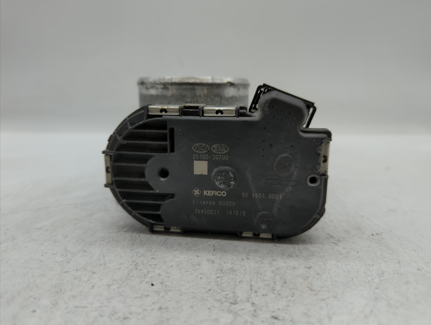 2011-2014 Hyundai Sonata Throttle Body P/N:35100-2G700 Fits Fits 2011 2012 2013 2014 2015 2016 OEM Used Auto Parts - Oemused