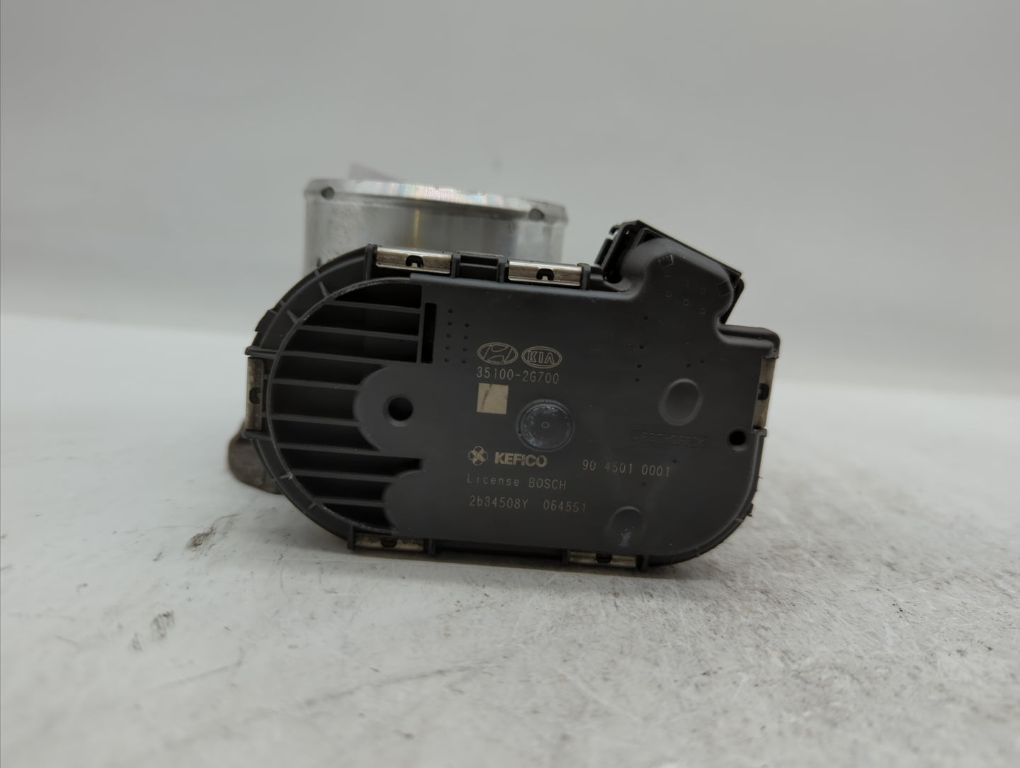 2011-2014 Hyundai Sonata Throttle Body P/N:35100-2G700 Fits Fits 2011 2012 2013 2014 2015 2016 OEM Used Auto Parts - Oemused