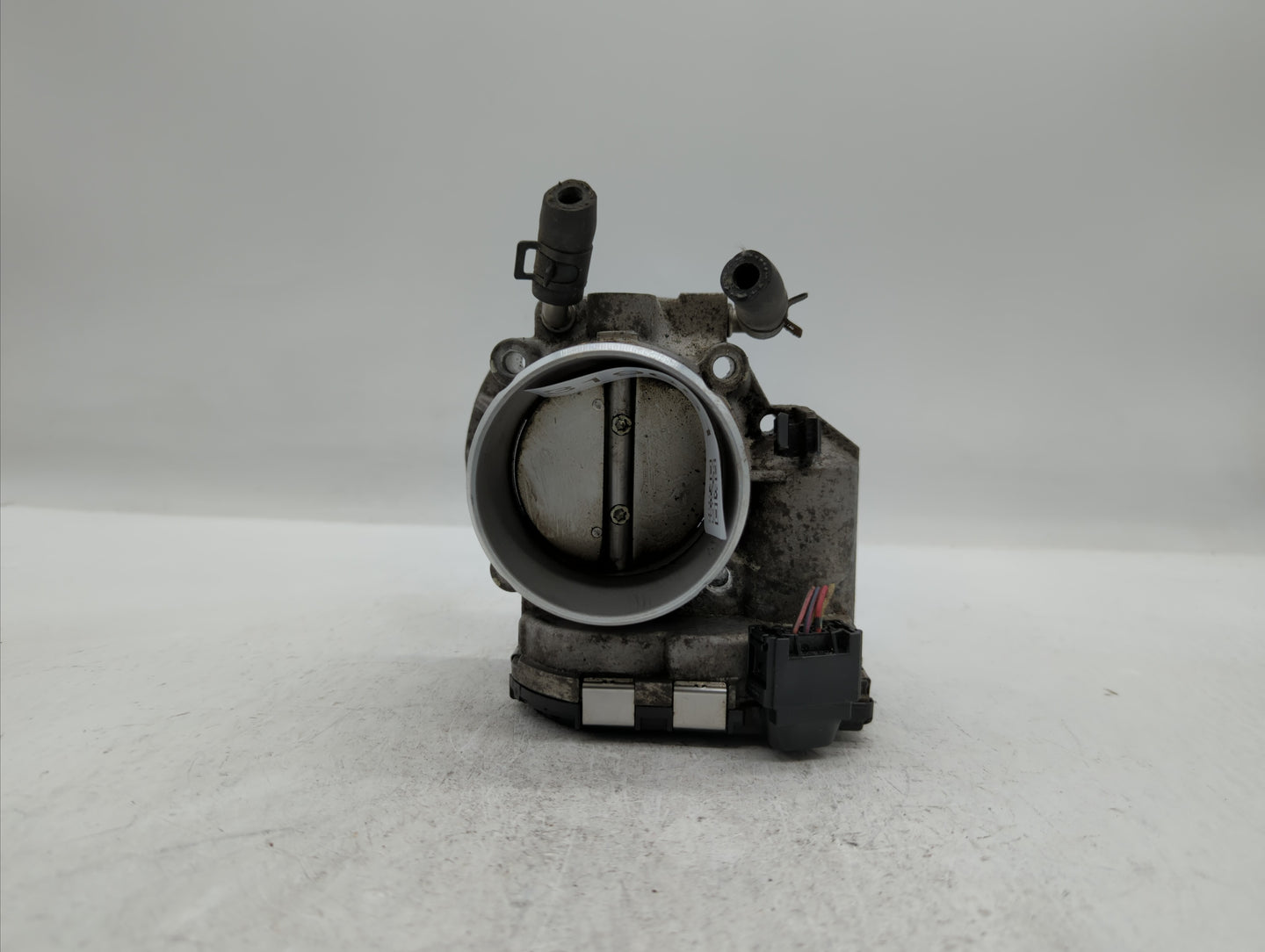 2011-2014 Hyundai Sonata Throttle Body P/N:35100-2G700 Fits Fits 2011 2012 2013 2014 2015 2016 OEM Used Auto Parts - Oemused