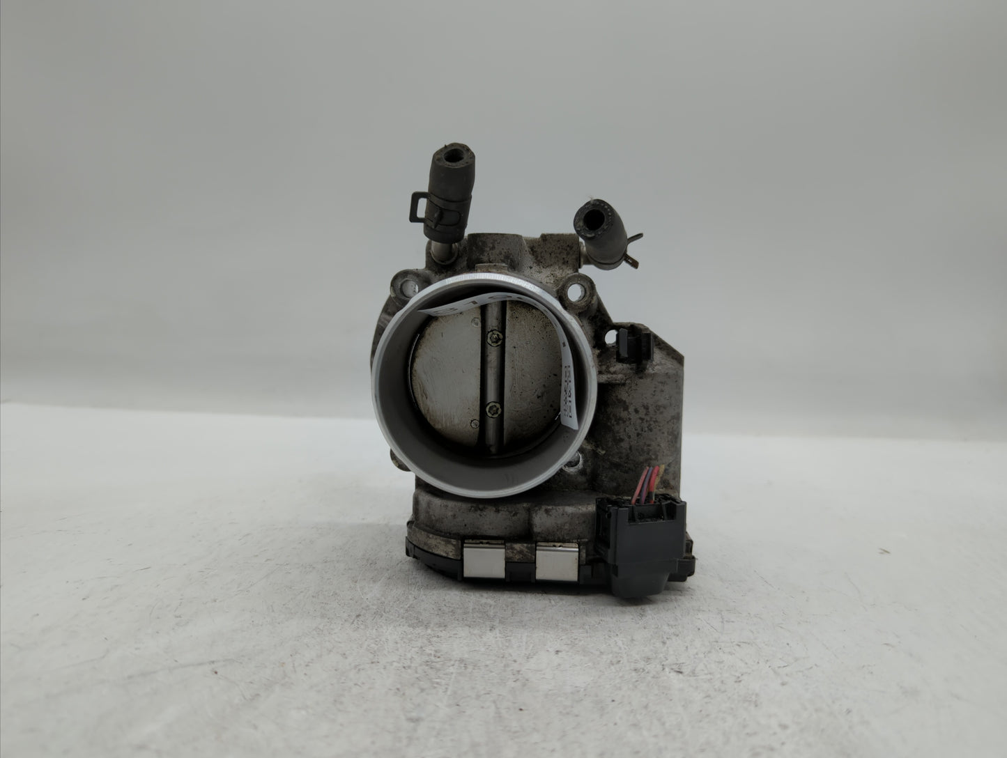 2011-2014 Hyundai Sonata Throttle Body P/N:35100-2G700 Fits Fits 2011 2012 2013 2014 2015 2016 OEM Used Auto Parts - Oemused