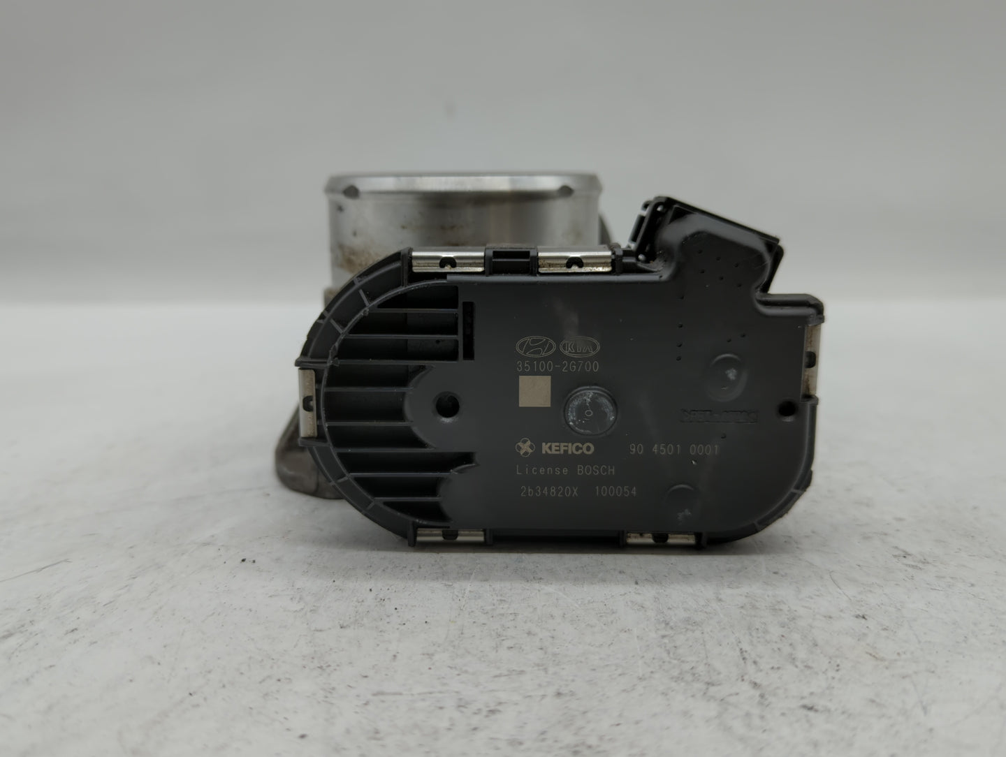 2011-2014 Hyundai Sonata Throttle Body P/N:35100-2G700 Fits Fits 2011 2012 2013 2014 2015 2016 OEM Used Auto Parts - Oemused