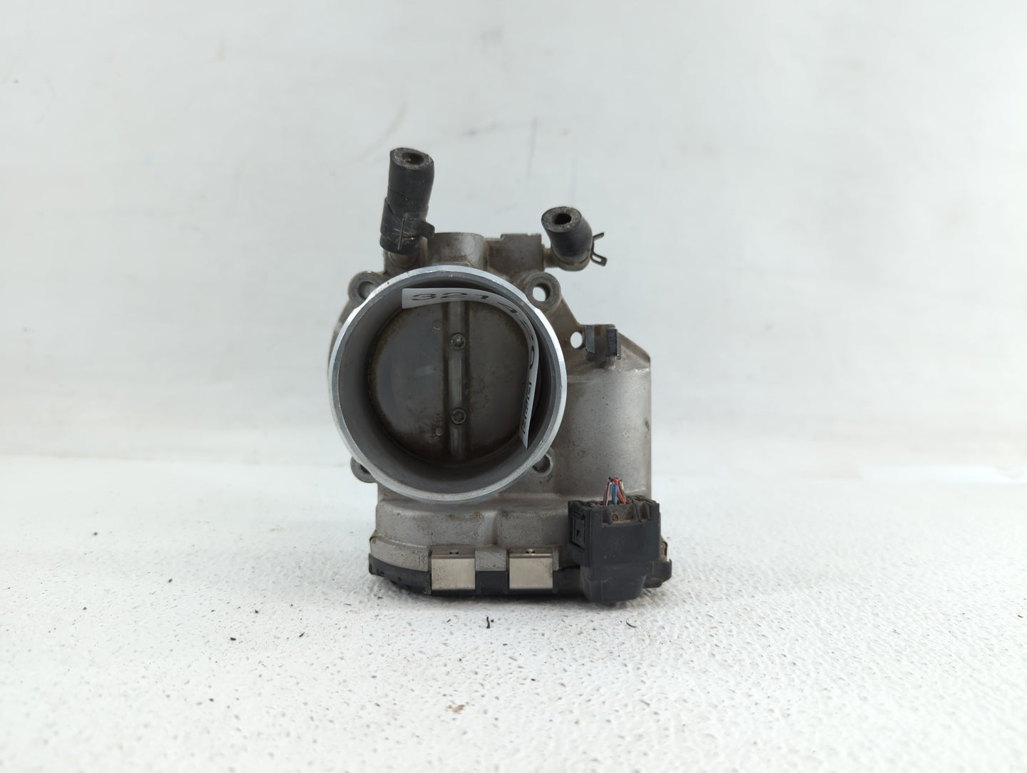 2011-2014 Hyundai Sonata Throttle Body P/N:35100-2G700 Fits Fits 2011 2012 2013 2014 2015 2016 OEM Used Auto Parts - Oemused