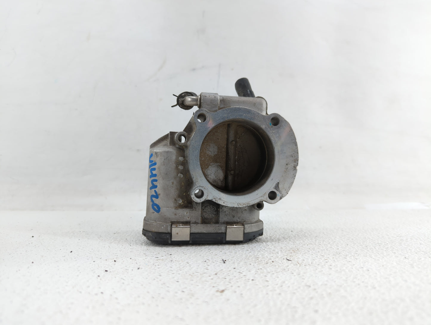 2011-2014 Hyundai Sonata Throttle Body P/N:35100-2G700 Fits Fits 2011 2012 2013 2014 2015 2016 OEM Used Auto Parts - Oemused