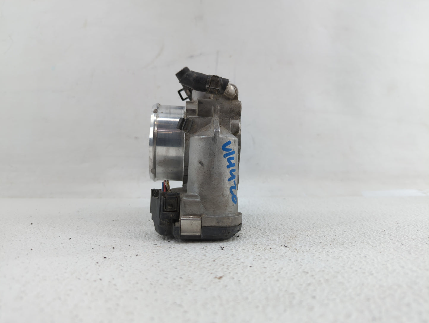 2011-2014 Hyundai Sonata Throttle Body P/N:35100-2G700 Fits Fits 2011 2012 2013 2014 2015 2016 OEM Used Auto Parts - Oemused