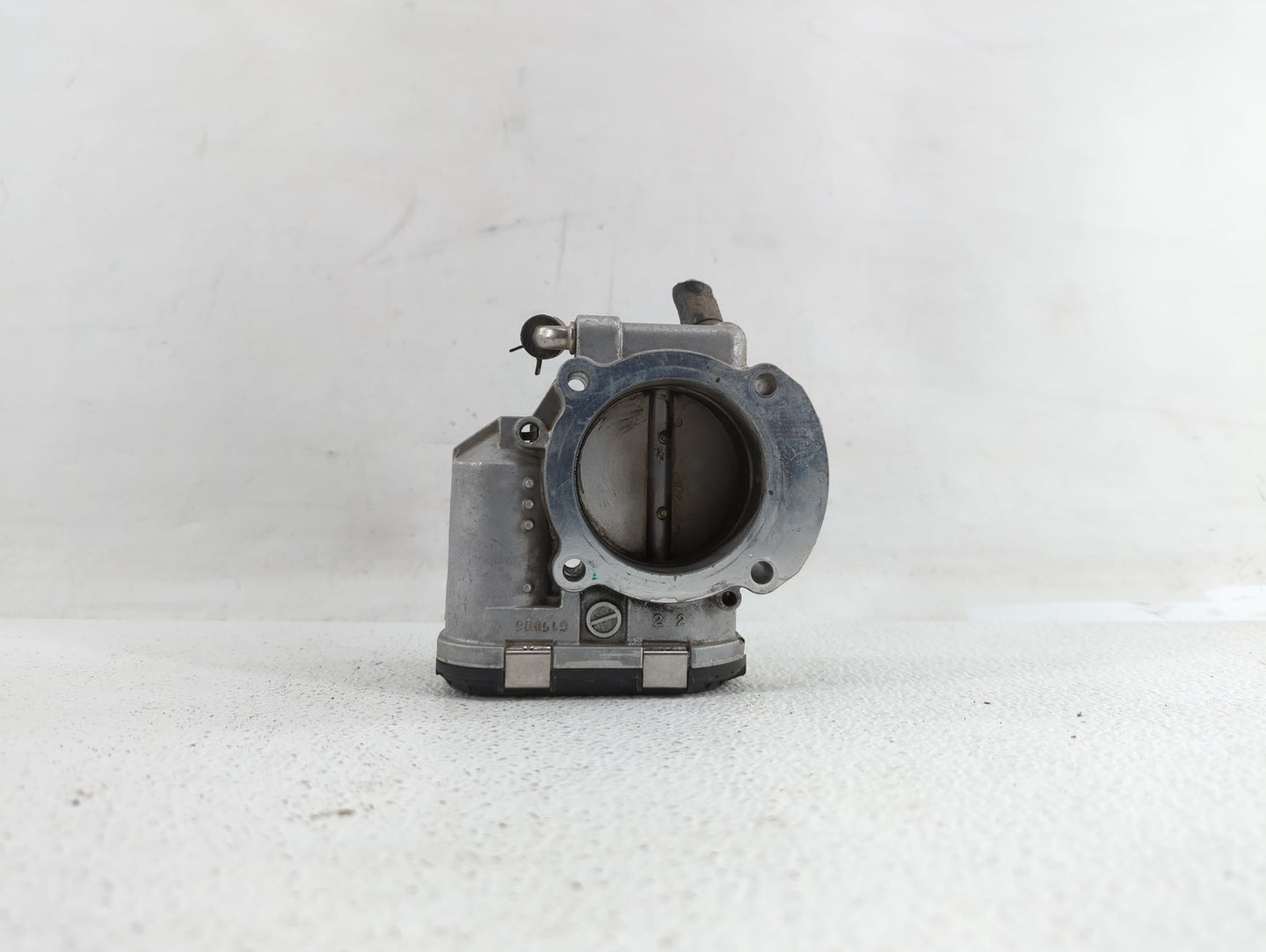 2011-2014 Hyundai Sonata Throttle Body P/N:35100-2G700 Fits Fits 2011 2012 2013 2014 2015 2016 OEM Used Auto Parts - Oemused