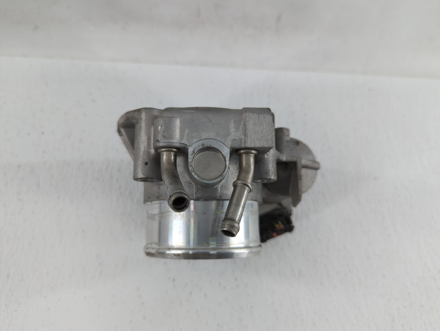 2011-2014 Hyundai Sonata Throttle Body P/N:35100-2G710 Fits Fits 2011 2012 2013 2014 2015 2016 OEM Used Auto Parts - Oemused