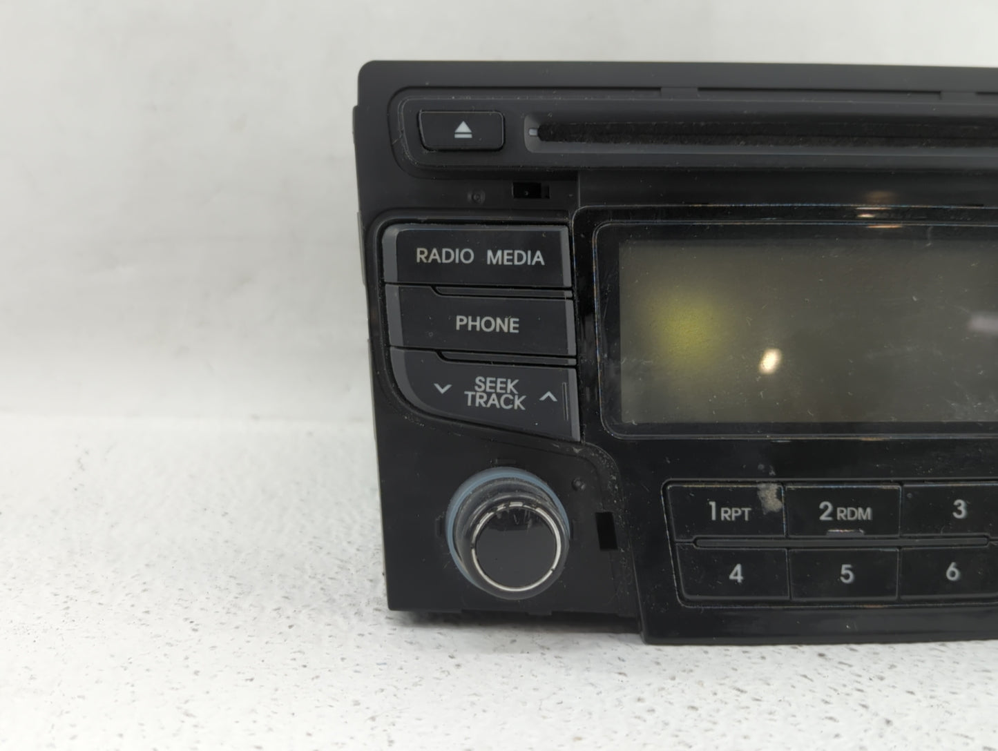 2012-2015 Hyundai Sonata Am Fm Cd Player Radio Receiver - Oemusedautoparts1.com