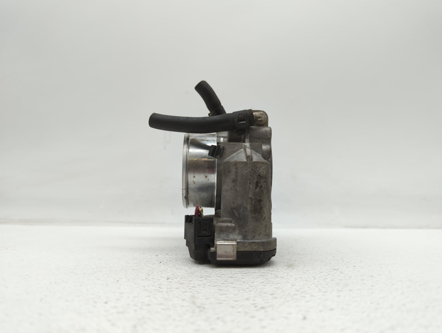 2011-2014 Hyundai Sonata Throttle Body P/N:904501 0001 35100-2G700 Fits Fits 2011 2012 2013 2014 2015 2016 OEM Used Auto Par