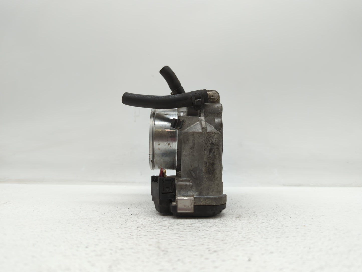 2011-2014 Hyundai Sonata Throttle Body P/N:904501 0001 35100-2G700 Fits Fits 2011 2012 2013 2014 2015 2016 OEM Used Auto Par