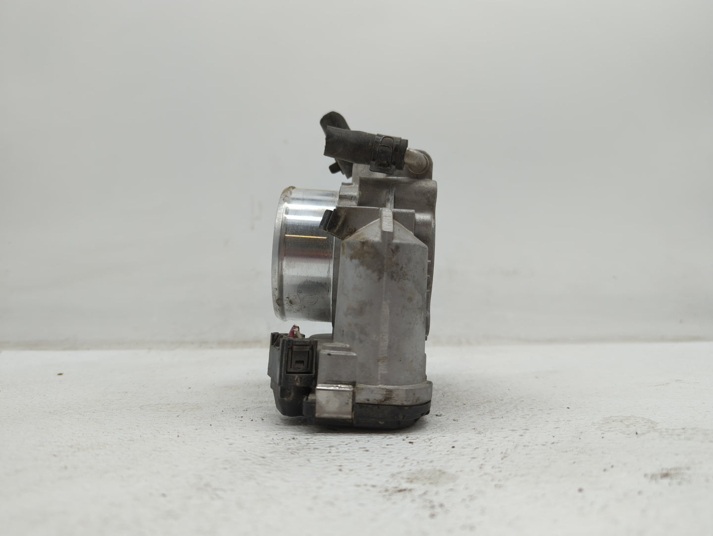 2011-2014 Hyundai Sonata Throttle Body P/N:904501 0001 35100-2G700 Fits Fits 2011 2012 2013 2014 2015 2016 OEM Used Auto Par