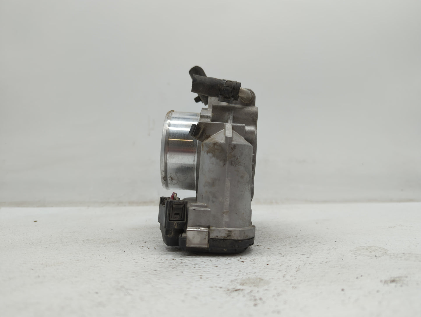 2011-2014 Hyundai Sonata Throttle Body P/N:904501 0001 35100-2G700 Fits Fits 2011 2012 2013 2014 2015 2016 OEM Used Auto Par