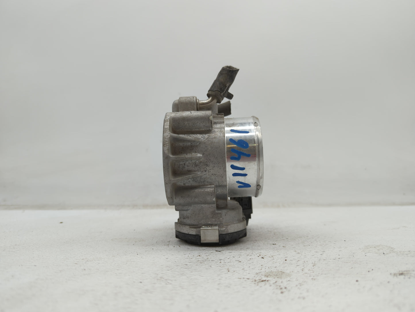 2011-2014 Hyundai Sonata Throttle Body P/N:904501 0001 35100-2G700 Fits Fits 2011 2012 2013 2014 2015 2016 OEM Used Auto Par