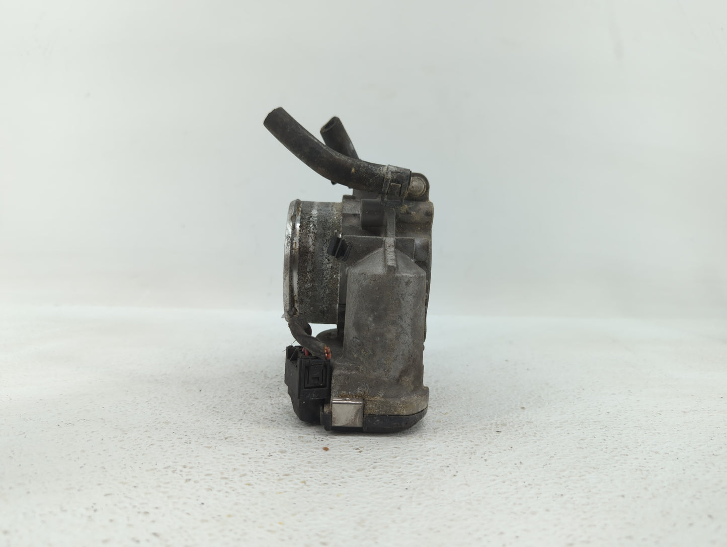 2011-2014 Hyundai Sonata Throttle Body P/N:904501 0001 35100-2G700 Fits Fits 2011 2012 2013 2014 2015 2016 OEM Used Auto Par