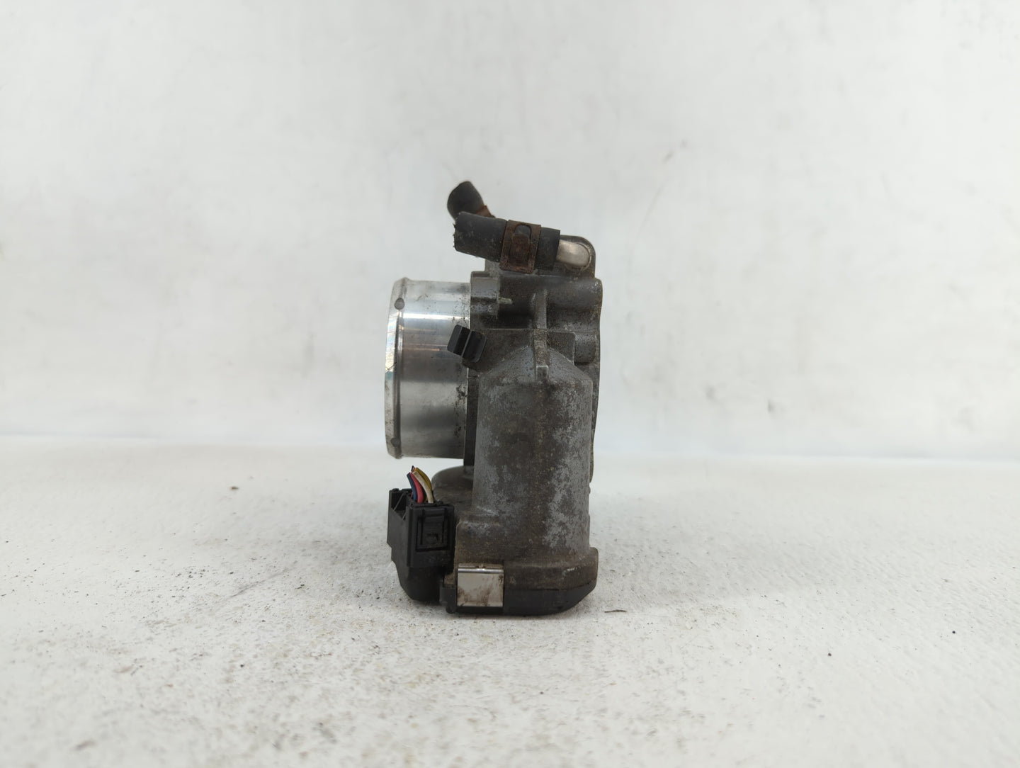 2011-2014 Hyundai Sonata Throttle Body P/N:904501 0001 35100-2G700 Fits Fits 2011 2012 2013 2014 2015 2016 OEM Used Auto Par