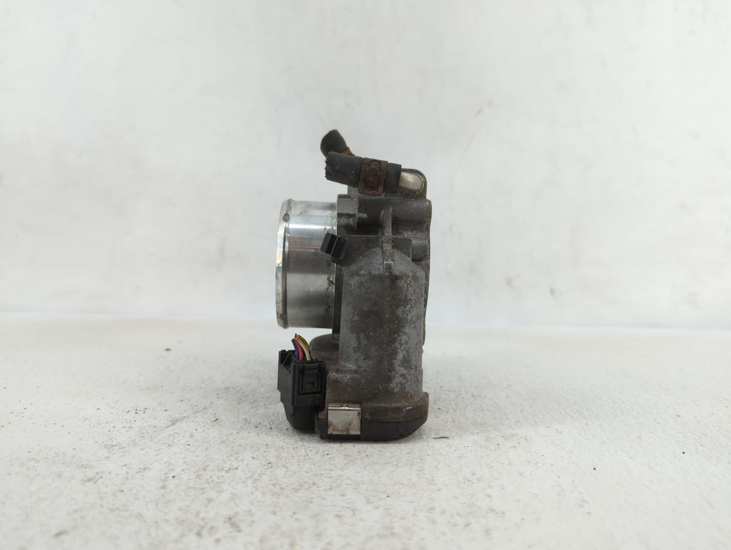 2011-2014 Hyundai Sonata Throttle Body P/N:904501 0001 35100-2G700 Fits Fits 2011 2012 2013 2014 2015 2016 OEM Used Auto Par