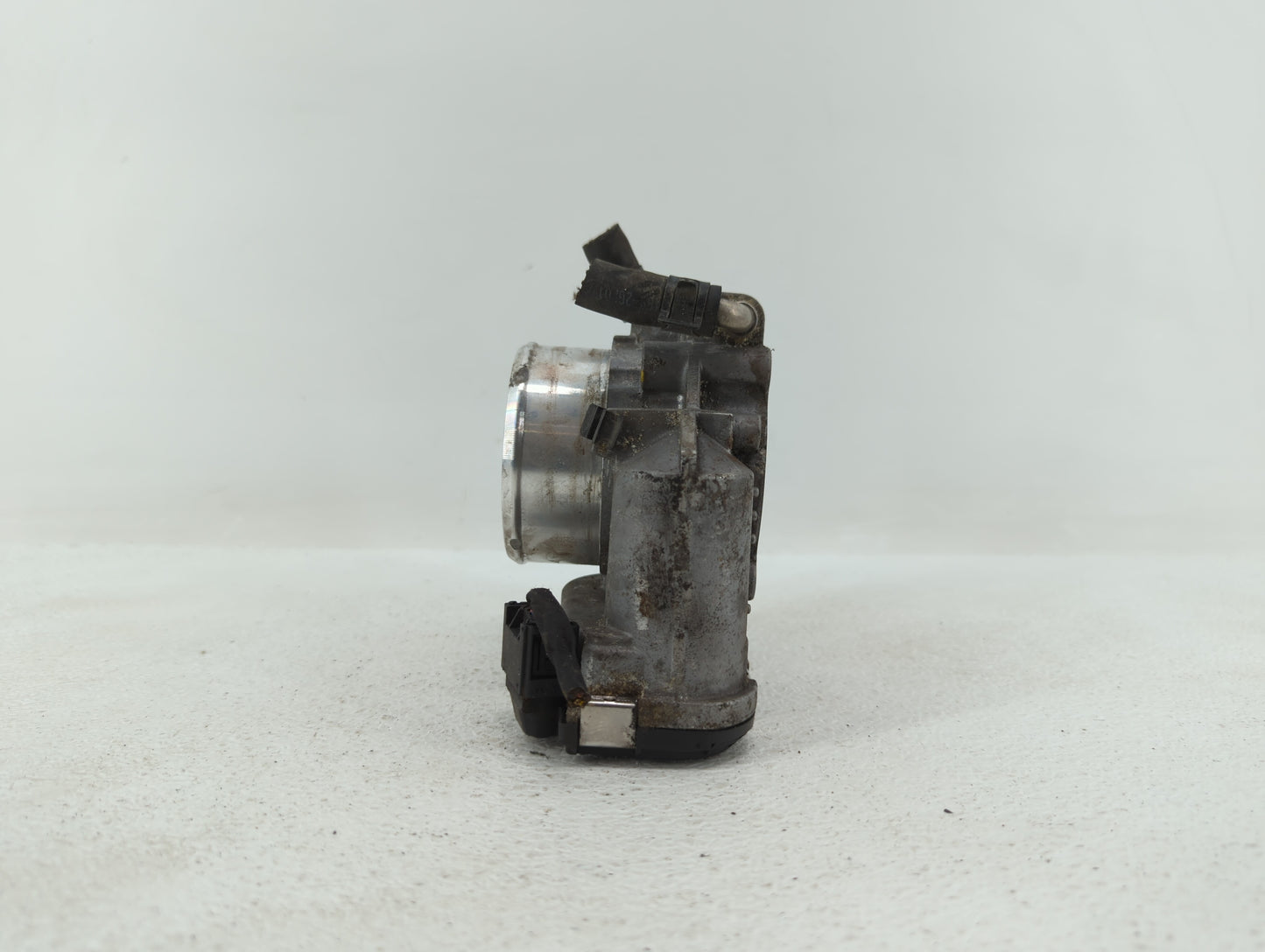 2011-2014 Hyundai Sonata Throttle Body P/N:904501 0001 35100-2G700 Fits Fits 2011 2012 2013 2014 2015 2016 OEM Used Auto Par