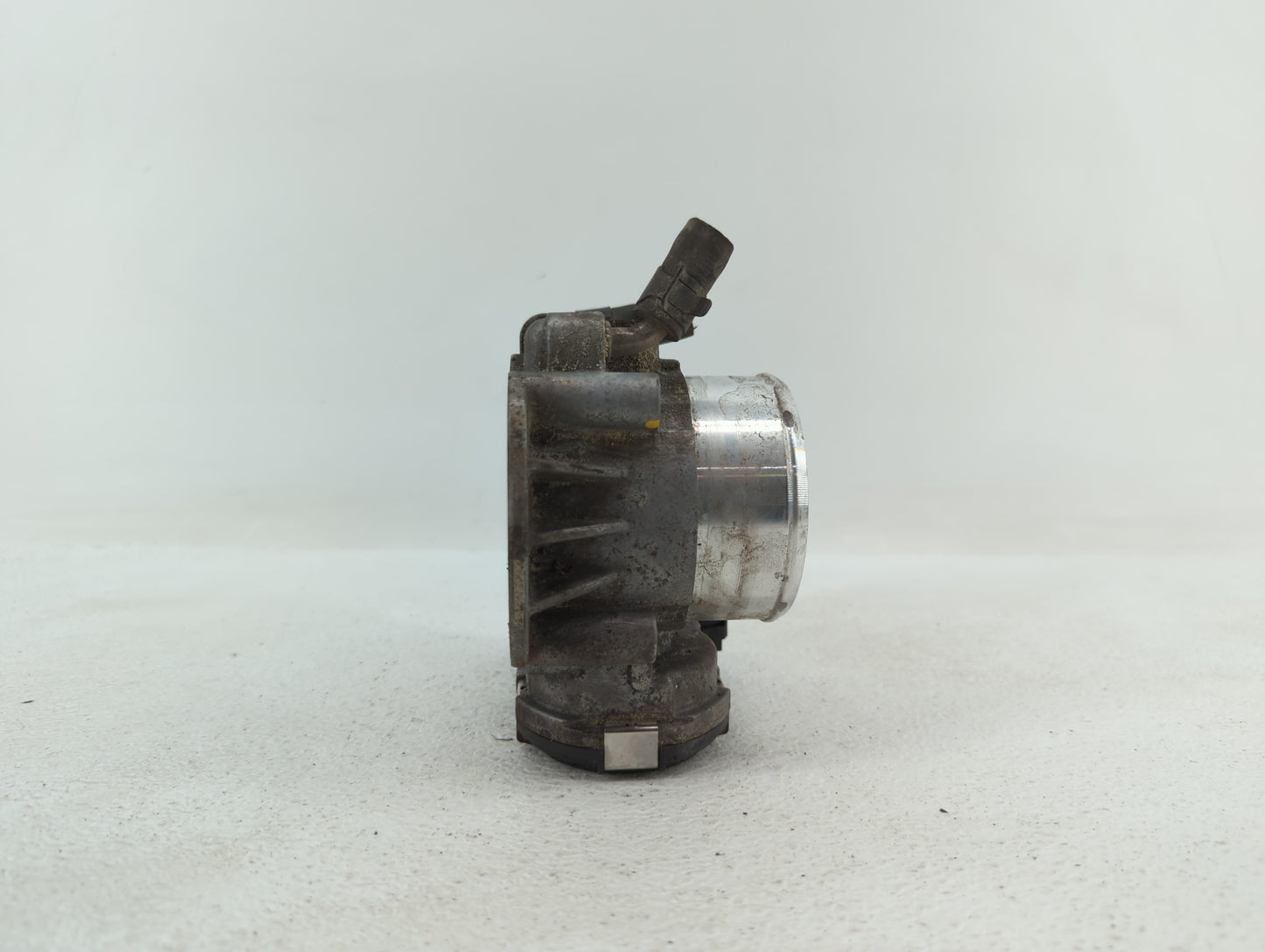 2011-2014 Hyundai Sonata Throttle Body P/N:904501 0001 35100-2G700 Fits Fits 2011 2012 2013 2014 2015 2016 OEM Used Auto Par
