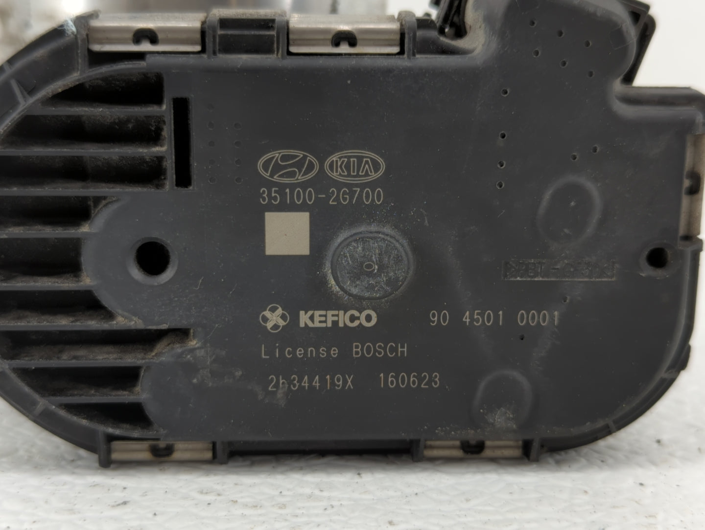 2011-2014 Hyundai Sonata Throttle Body P/N:904501 0001 35100-2G700 Fits Fits 2011 2012 2013 2014 2015 2016 OEM Used Auto Par