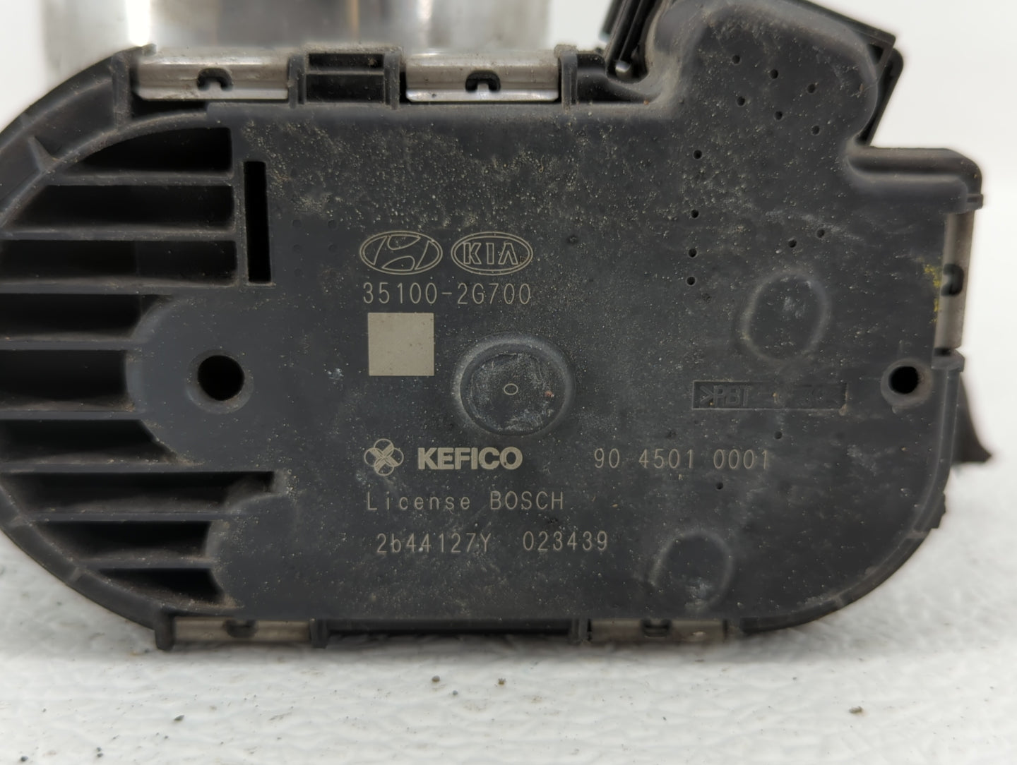 2011-2014 Hyundai Sonata Throttle Body P/N:35100-2G700 Fits Fits 2011 2012 2013 2014 2015 2016 OEM Used Auto Parts - Oemused