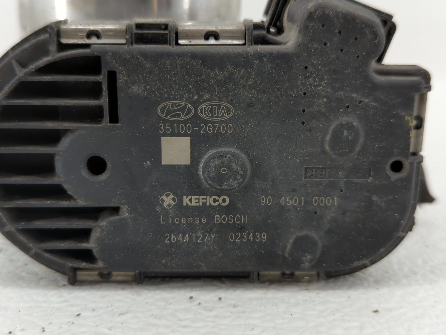 2011-2014 Hyundai Sonata Throttle Body P/N:35100-2G700 Fits Fits 2011 2012 2013 2014 2015 2016 OEM Used Auto Parts - Oemused